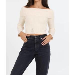 NEW VINTAGE HAVANA distressed off shoulder sweater in ivory